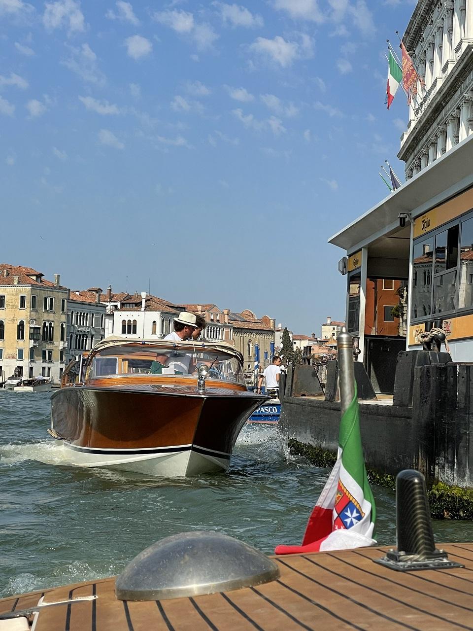 private water taxi from venice airport - Can I get a private water taxi at Venice Airport