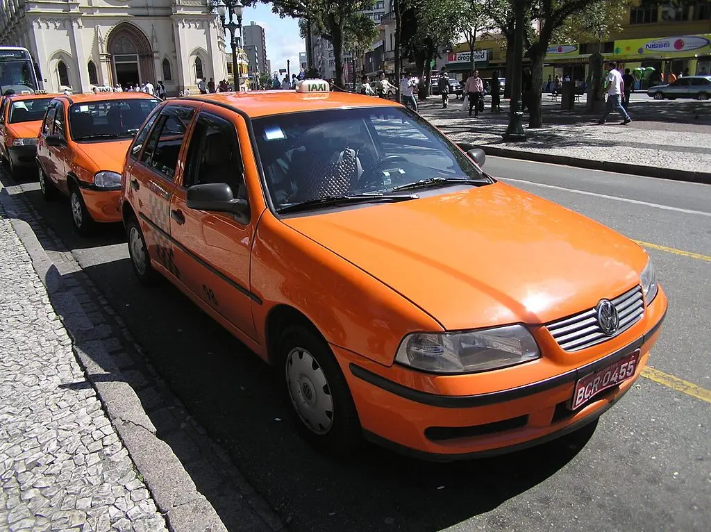 cuanto cuesta un taxi en brasil - Cómo funcionan los taxis en Brasil