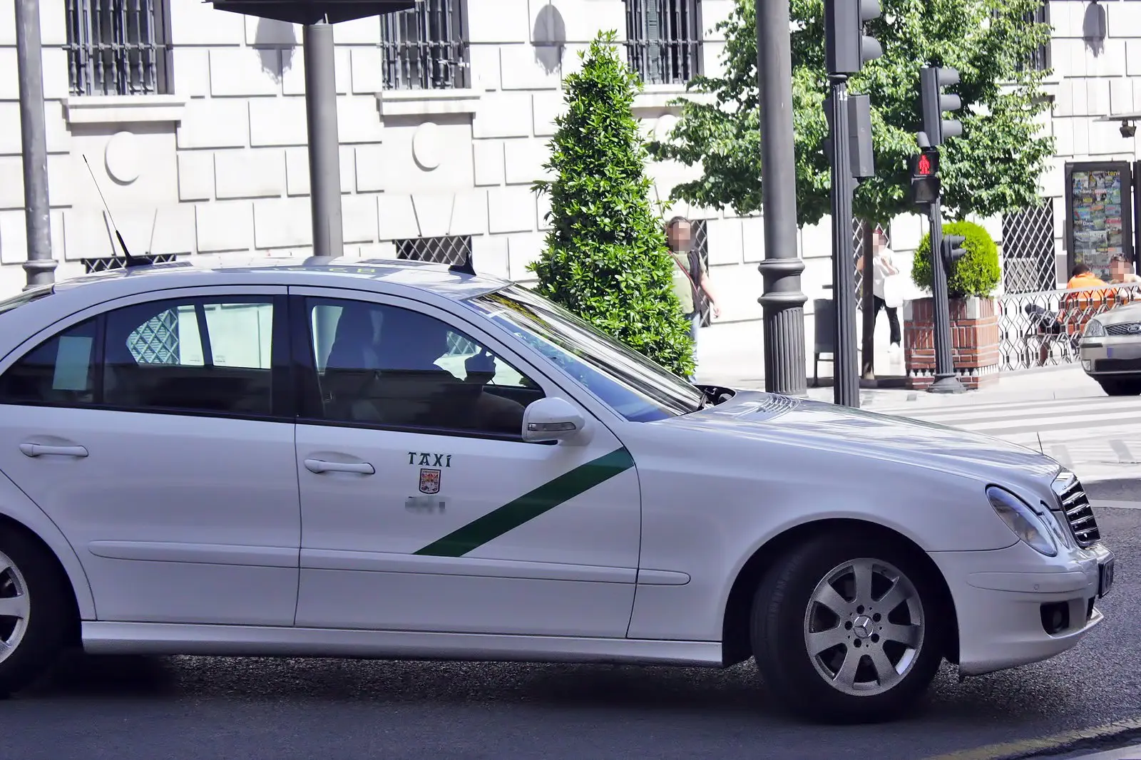 taxi granada - Cómo llamar a un taxi en Granada