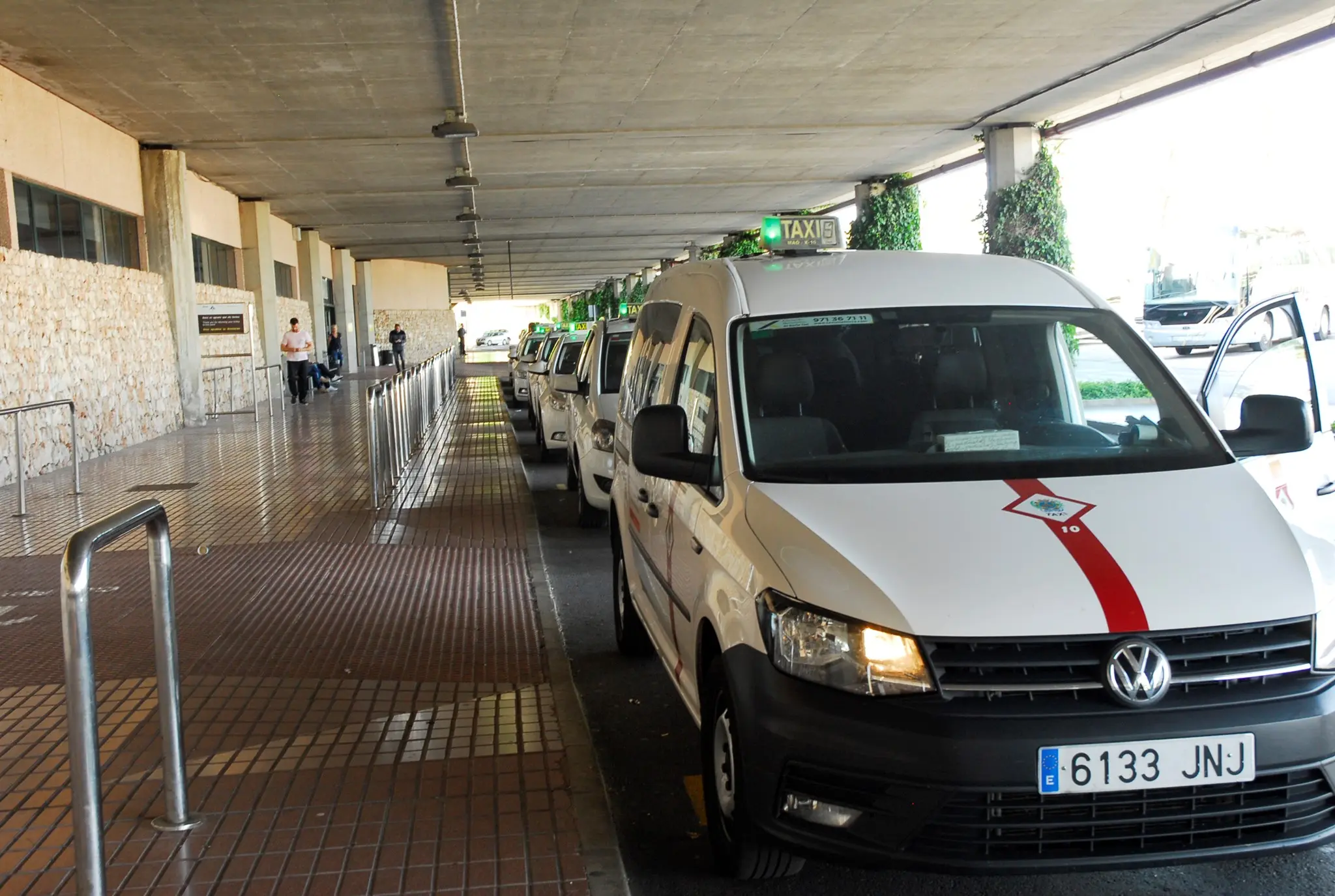 taxi menorca aeropuerto - Cómo moverse en Menorca desde el aeropuerto
