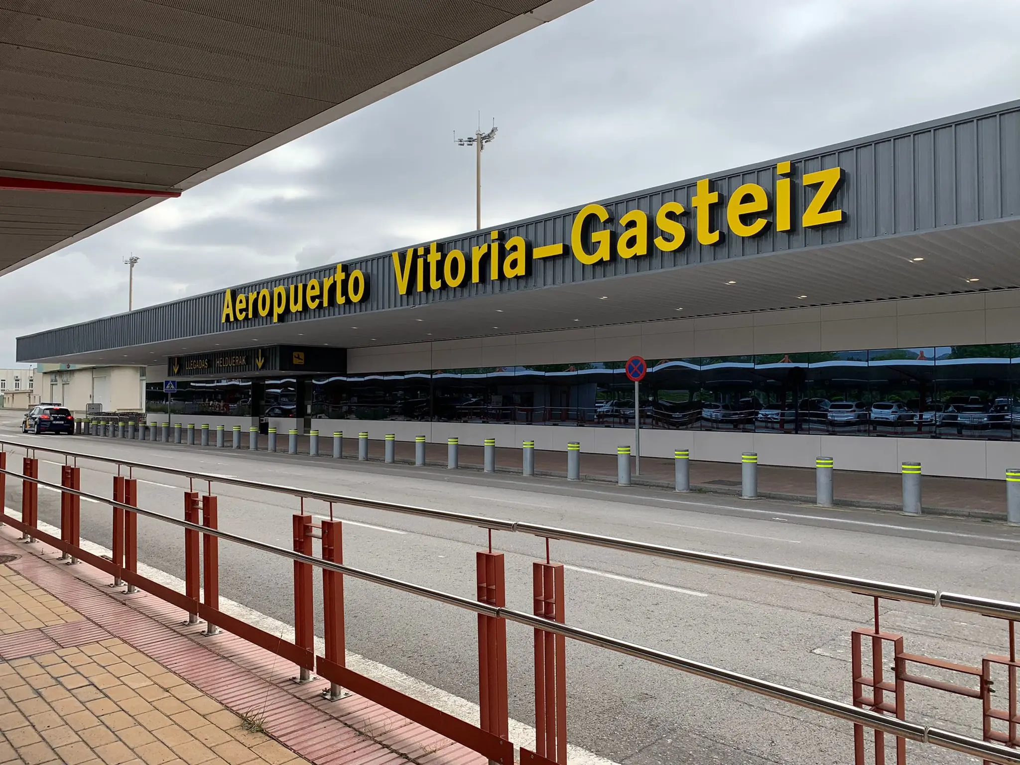 calcular precio taxi vitoria aeropuerto foronda - Cómo se llama el aeropuerto de Victoria