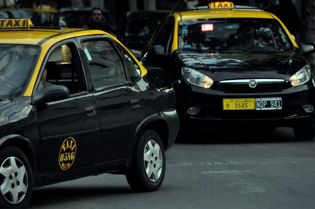 servicio de taxi rosario - Cuántas chapas de taxi hay en Rosario