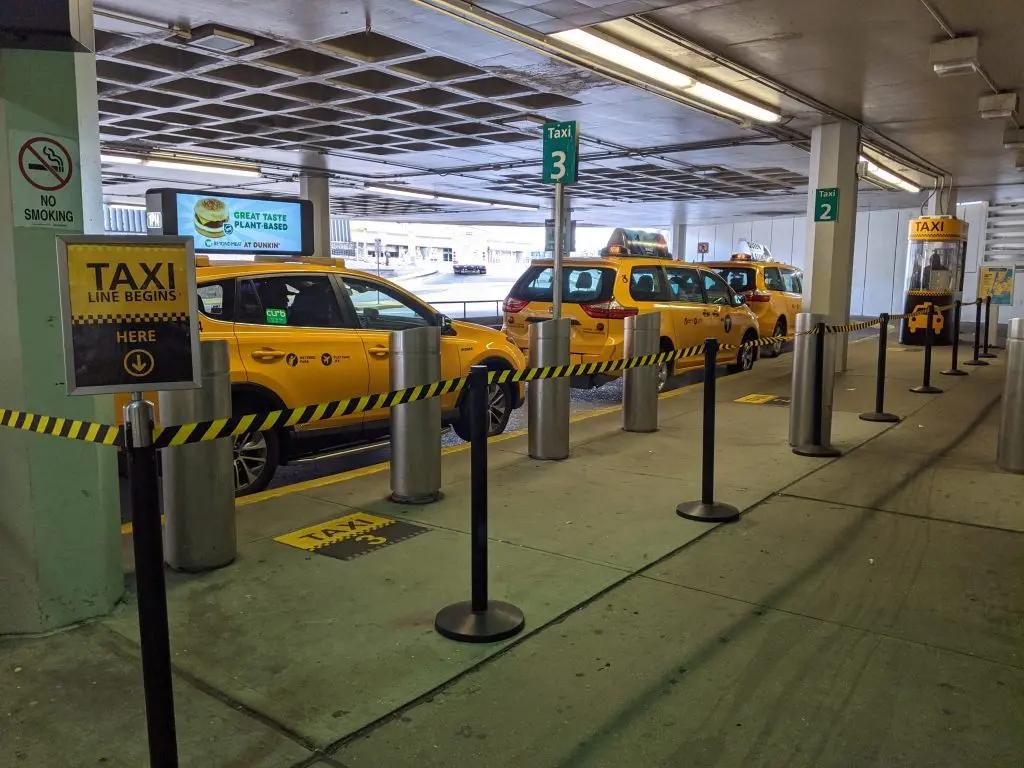 taxi de manhattan a jfk - Cuánto cuesta el Air Train JFK