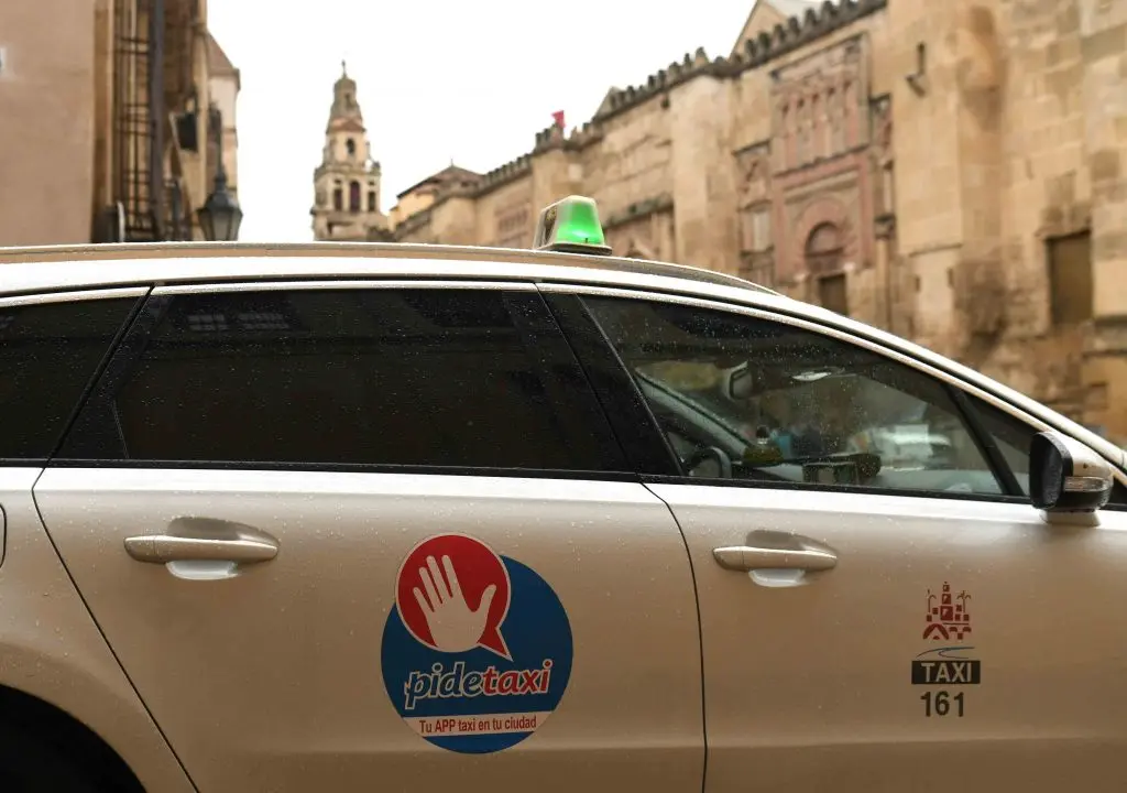 pide taxi cordoba - Cuánto cuesta un taxi de Córdoba a Sevilla
