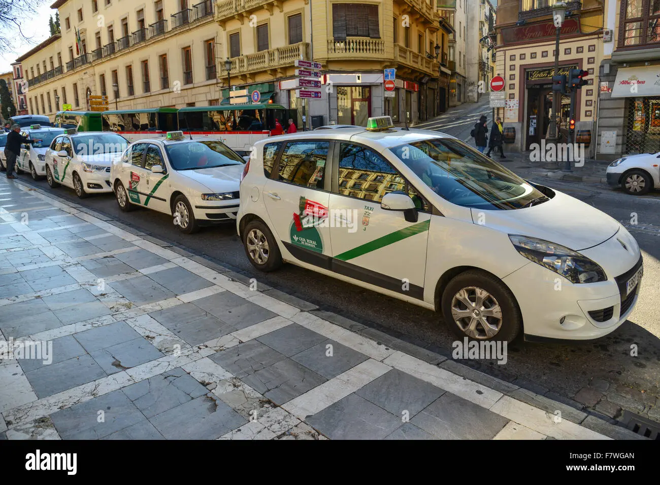 taxi granada - Cuánto cuesta un taxi del centro de Granada al aeropuerto de Granada