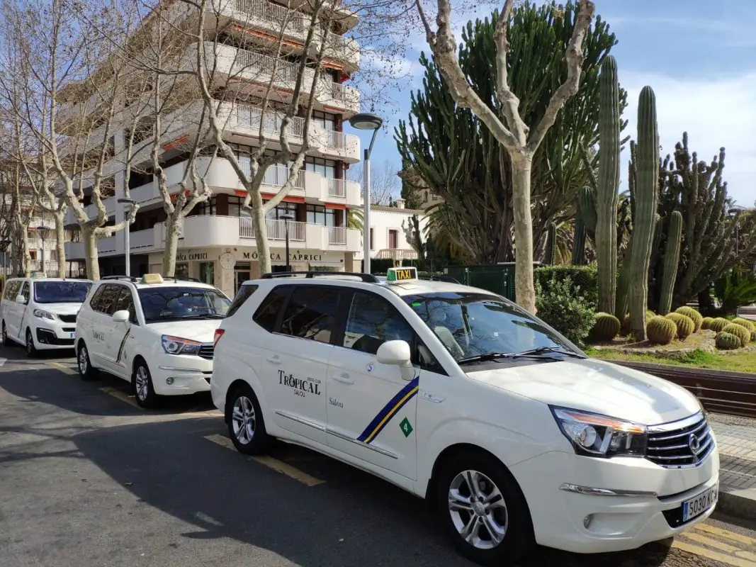 how to get a taxi in salou - Do they have Uber in Salou