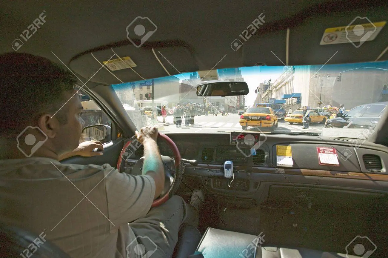 interior de un taxi - Dónde hay que sentarse en un taxi