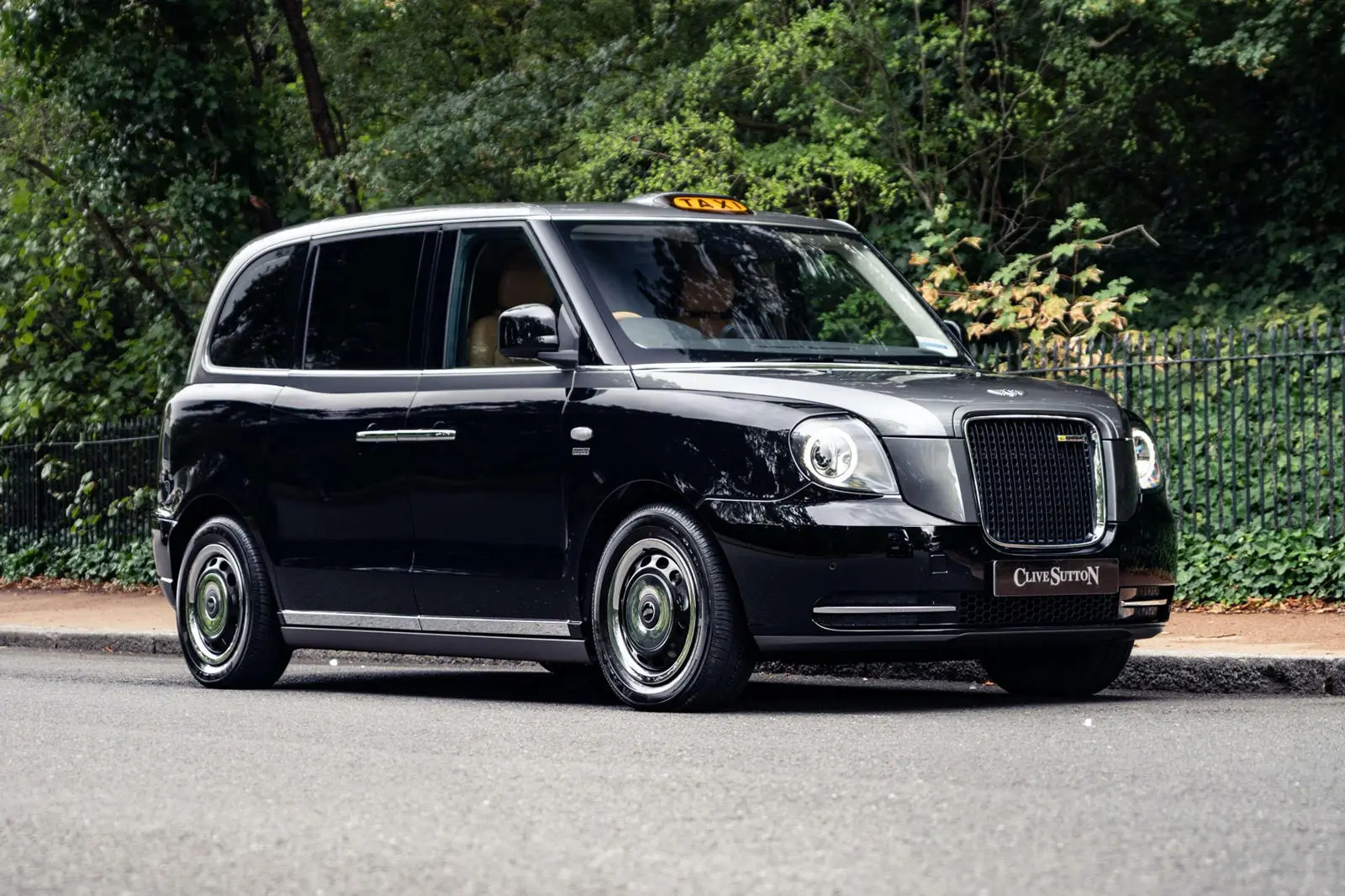 luxury taxi london - How do you become a chauffeur in London