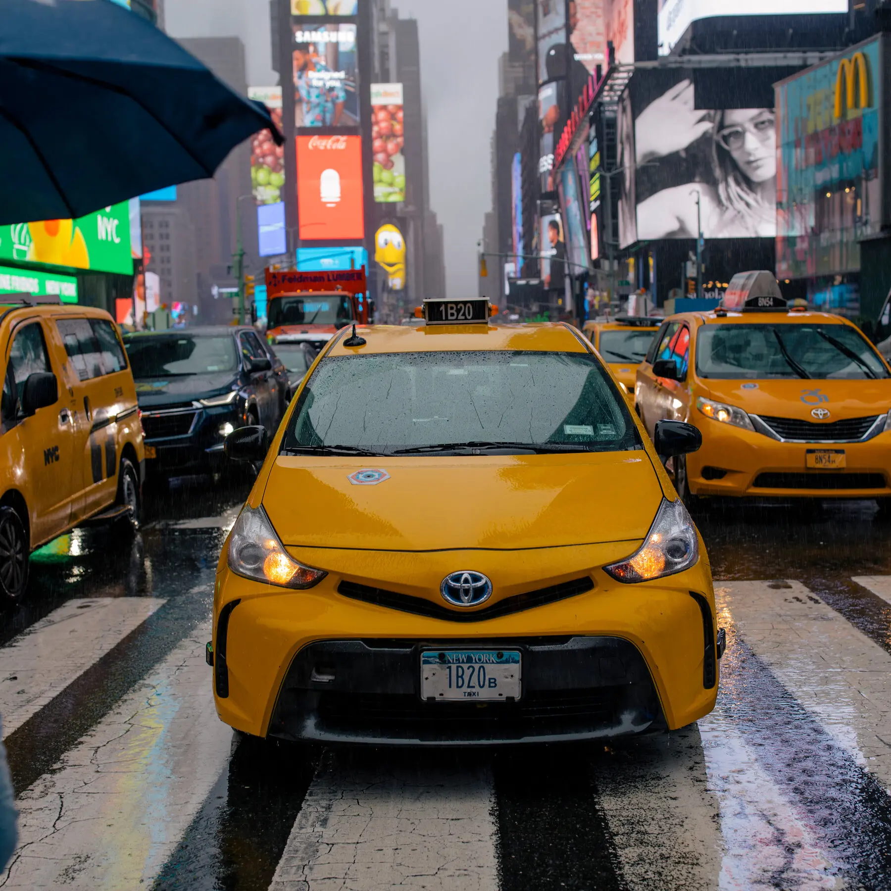 how much is a taxi in nyc - How much does it cost to ride in a taxi in NYC