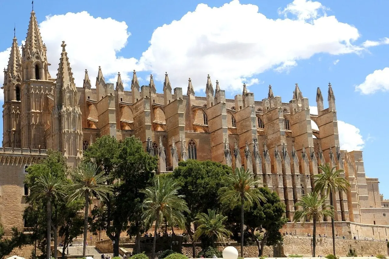 cost of taxi from palma airport to palma city - How much is a taxi from Palma Cathedral to the airport