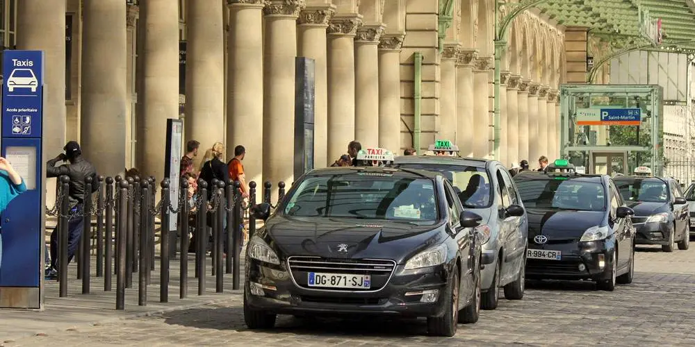 how to call a taxi in paris - How to find taxi stand in Paris