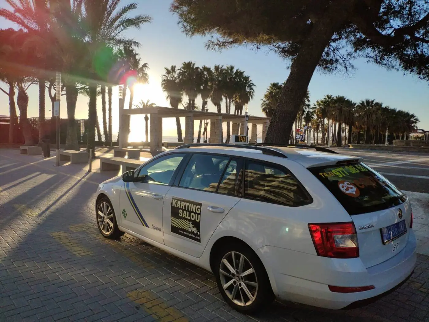 how to get a taxi in salou - Is there taxis outside Reus Airport