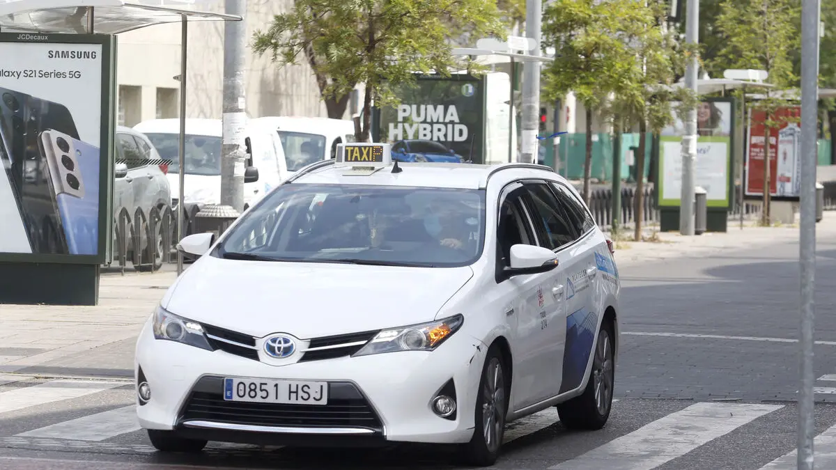 precio taxi cordoba medina azahara - Qué es el bus lanzadera de Medina Azahara