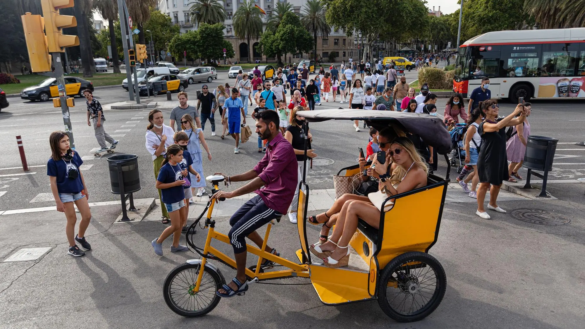 bici taxi y normativa de barcelona - Qué forma tiene un bicitaxi