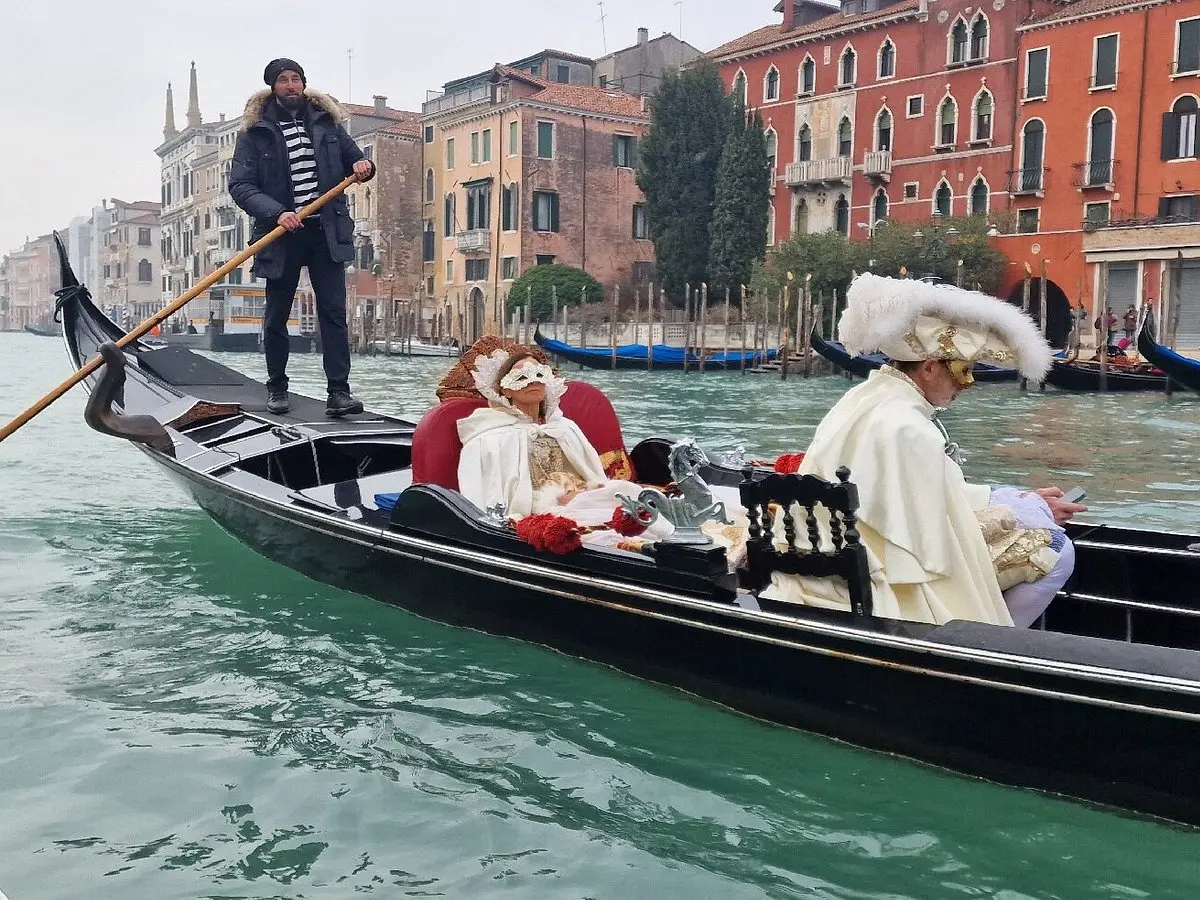 taxi boats in venice - What are Venice taxi boats called